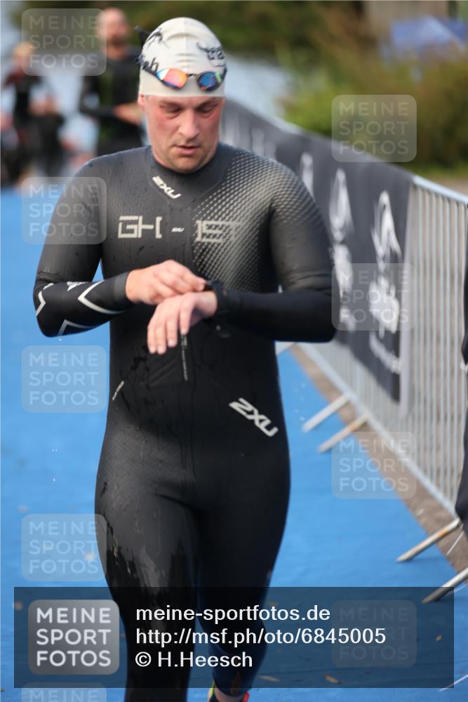 25.08.2024 - Elbe Triathlon Hamburg H.Heesch http://msf.ph/oto/6845005 25.08.2024 08:47:22 Schwimmen 119, 122, 125, 130, 137, 165, 181, 185, 193, 194 meine-sportfotos.de