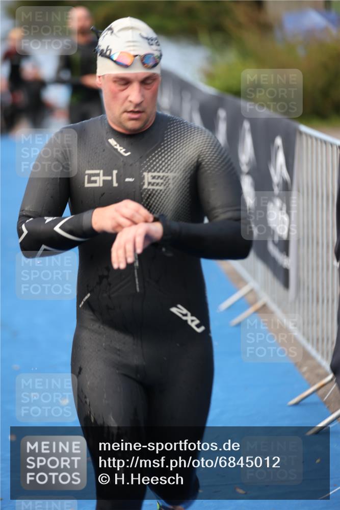 25.08.2024 - Elbe Triathlon Hamburg H.Heesch http://msf.ph/oto/6845012 25.08.2024 08:47:22 Schwimmen 119, 122, 125, 130, 137, 165, 181, 185, 193, 194 meine-sportfotos.de
