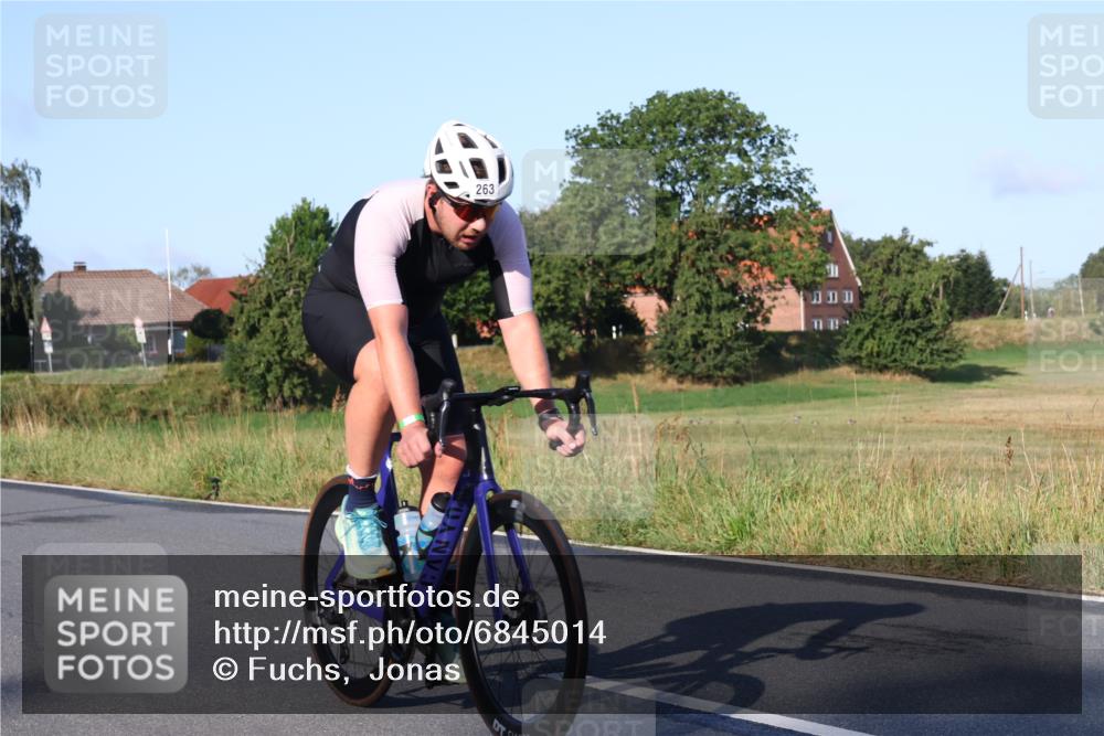25.08.2024 - Elbe Triathlon Hamburg Fuchs,  Jonas http://msf.ph/oto/6845014 25.08.2024 09:05:40 Radfahren 263, 232 meine-sportfotos.de