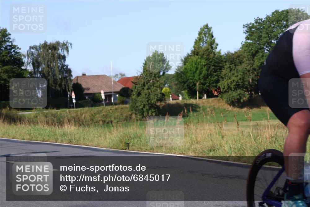 25.08.2024 - Elbe Triathlon Hamburg Fuchs,  Jonas http://msf.ph/oto/6845017 25.08.2024 09:05:40 Radfahren 263, 232 meine-sportfotos.de