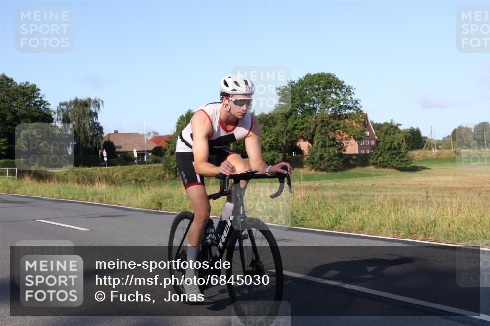 25.08.2024 - Elbe Triathlon Hamburg Fuchs,  Jonas http://msf.ph/oto/6845030 25.08.2024 09:05:41 Radfahren 263, 232 meine-sportfotos.de