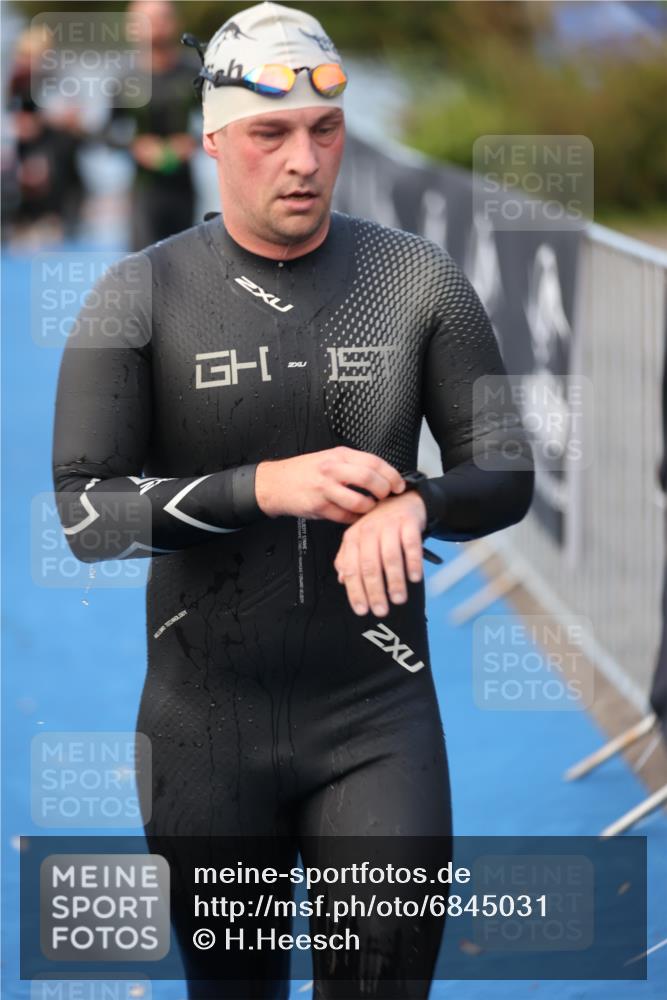 25.08.2024 - Elbe Triathlon Hamburg H.Heesch http://msf.ph/oto/6845031 25.08.2024 08:47:22 Schwimmen 119, 122, 125, 130, 137, 165, 181, 185, 193, 194 meine-sportfotos.de