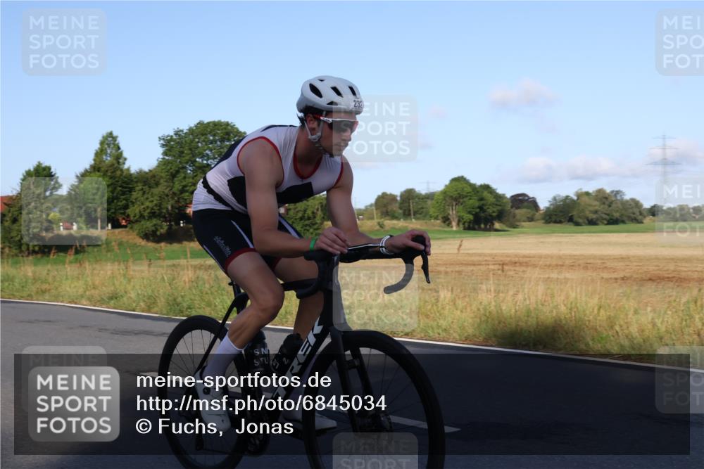 25.08.2024 - Elbe Triathlon Hamburg Fuchs,  Jonas http://msf.ph/oto/6845034 25.08.2024 09:05:41 Radfahren 263, 232 meine-sportfotos.de