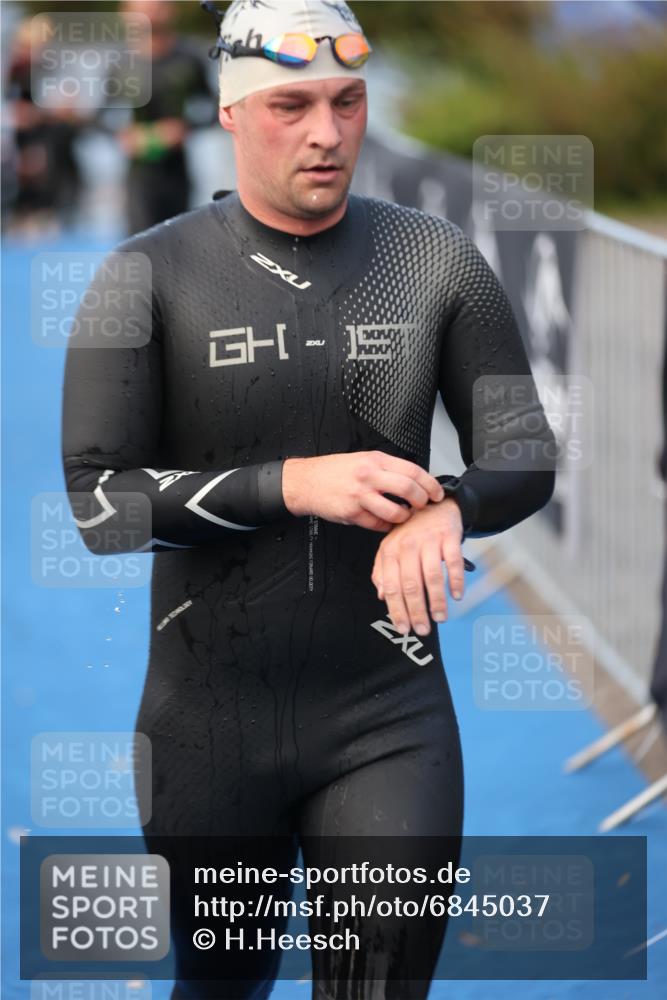 25.08.2024 - Elbe Triathlon Hamburg H.Heesch http://msf.ph/oto/6845037 25.08.2024 08:47:22 Schwimmen 119, 122, 125, 130, 137, 165, 181, 185, 193, 194 meine-sportfotos.de