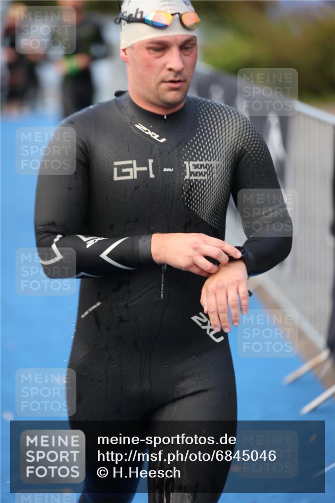 25.08.2024 - Elbe Triathlon Hamburg H.Heesch http://msf.ph/oto/6845046 25.08.2024 08:47:22 Schwimmen 119, 122, 125, 130, 137, 165, 181, 185, 193, 194 meine-sportfotos.de