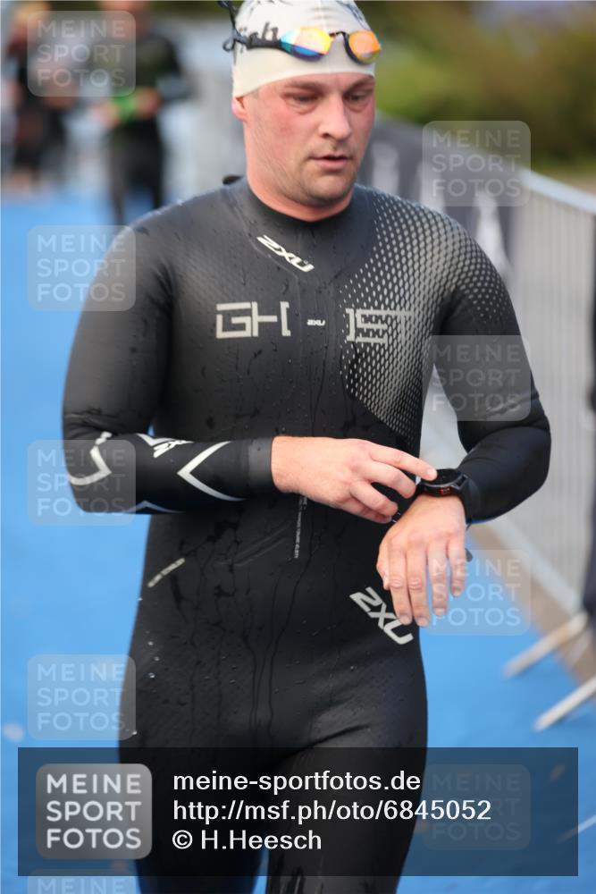 25.08.2024 - Elbe Triathlon Hamburg H.Heesch http://msf.ph/oto/6845052 25.08.2024 08:47:22 Schwimmen 119, 122, 125, 130, 137, 165, 181, 185, 193, 194 meine-sportfotos.de