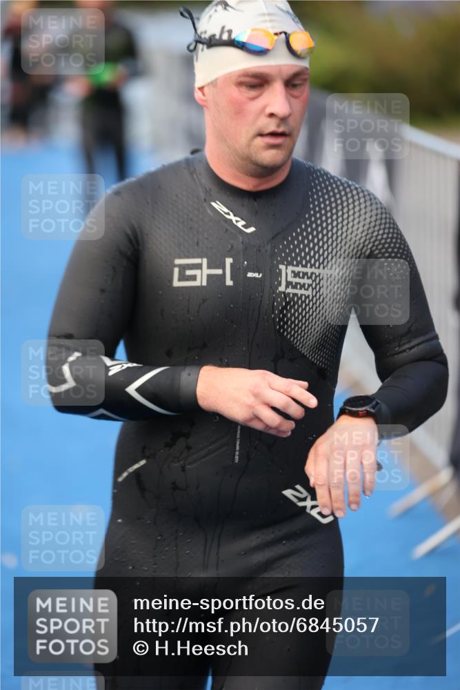25.08.2024 - Elbe Triathlon Hamburg H.Heesch http://msf.ph/oto/6845057 25.08.2024 08:47:22 Schwimmen 119, 122, 125, 130, 137, 165, 181, 185, 193, 194 meine-sportfotos.de