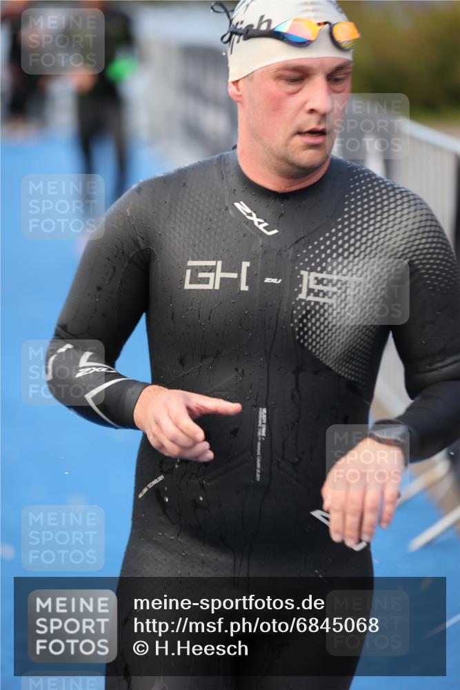 25.08.2024 - Elbe Triathlon Hamburg H.Heesch http://msf.ph/oto/6845068 25.08.2024 08:47:22 Schwimmen 119, 122, 125, 130, 137, 165, 181, 185, 193, 194 meine-sportfotos.de