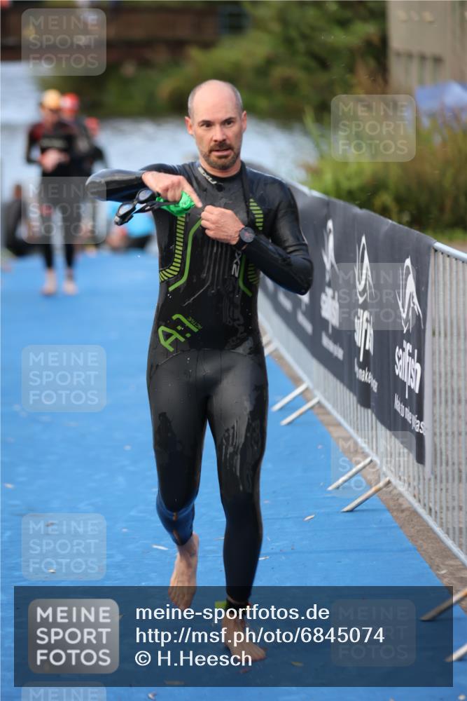 25.08.2024 - Elbe Triathlon Hamburg H.Heesch http://msf.ph/oto/6845074 25.08.2024 08:47:25 Schwimmen 119, 122, 125, 130, 137, 165, 181, 185, 193, 194 meine-sportfotos.de