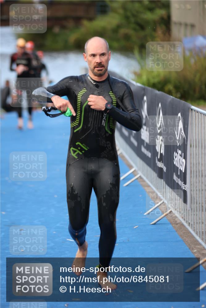 25.08.2024 - Elbe Triathlon Hamburg H.Heesch http://msf.ph/oto/6845081 25.08.2024 08:47:25 Schwimmen 119, 122, 125, 130, 137, 165, 181, 185, 193, 194 meine-sportfotos.de
