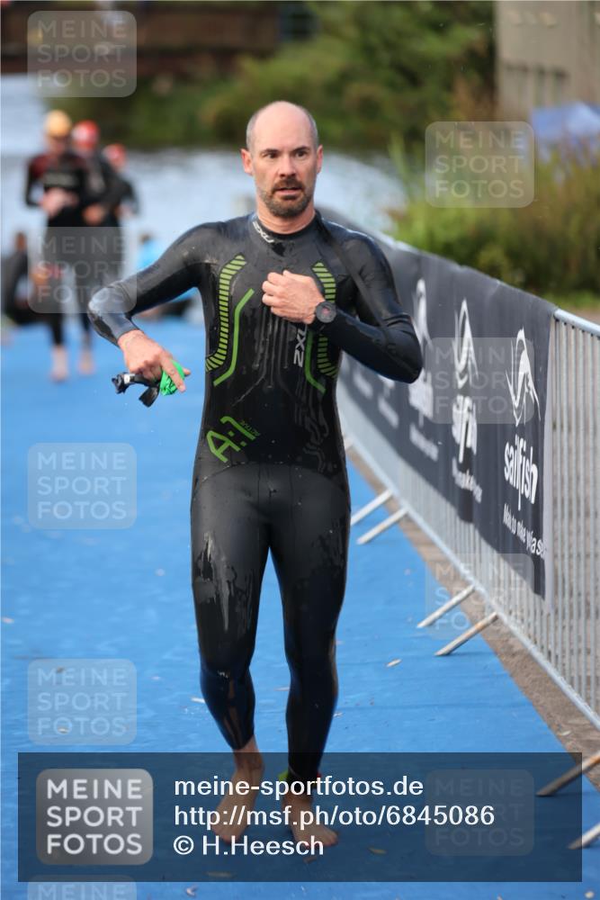 25.08.2024 - Elbe Triathlon Hamburg H.Heesch http://msf.ph/oto/6845086 25.08.2024 08:47:25 Schwimmen 119, 122, 125, 130, 137, 165, 181, 185, 193, 194 meine-sportfotos.de