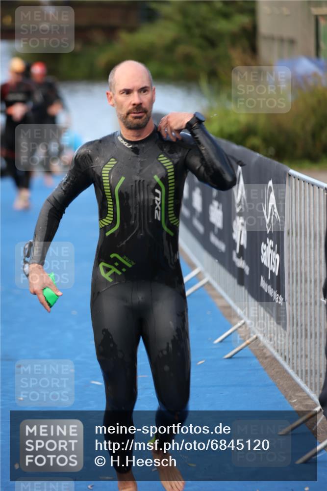 25.08.2024 - Elbe Triathlon Hamburg H.Heesch http://msf.ph/oto/6845120 25.08.2024 08:47:26 Schwimmen 119, 122, 125, 130, 137, 165, 181, 185, 193, 194 meine-sportfotos.de