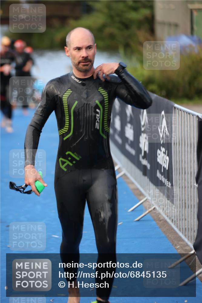 25.08.2024 - Elbe Triathlon Hamburg H.Heesch http://msf.ph/oto/6845135 25.08.2024 08:47:26 Schwimmen 119, 122, 125, 130, 137, 165, 181, 185, 193, 194 meine-sportfotos.de