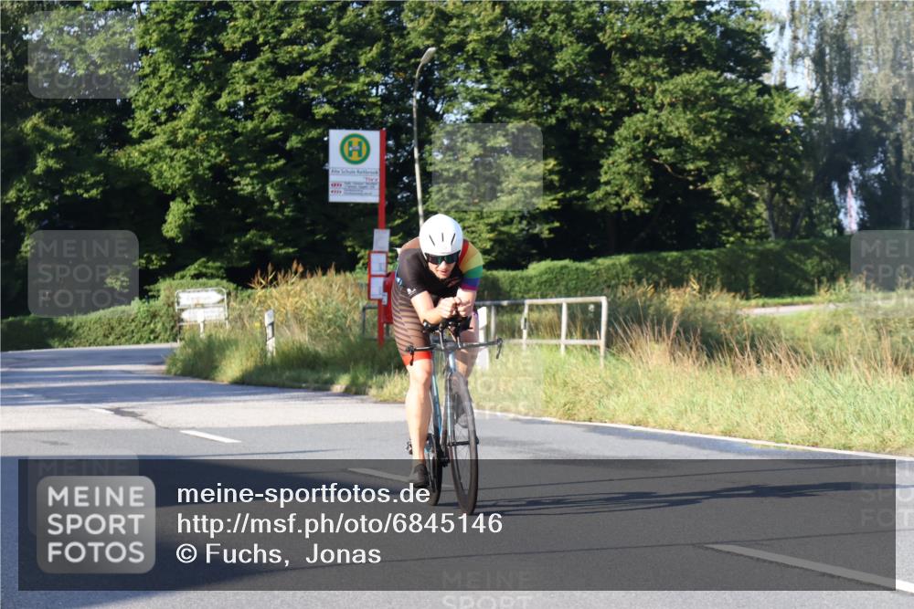 25.08.2024 - Elbe Triathlon Hamburg Fuchs,  Jonas http://msf.ph/oto/6845146 25.08.2024 09:06:00 Radfahren 50, 176 meine-sportfotos.de