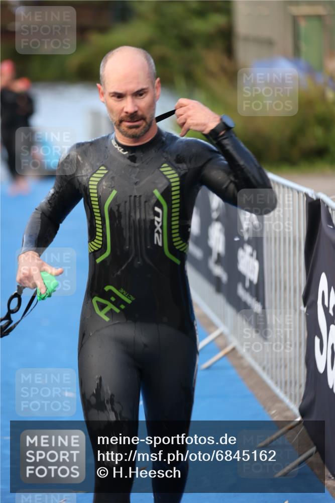 25.08.2024 - Elbe Triathlon Hamburg H.Heesch http://msf.ph/oto/6845162 25.08.2024 08:47:26 Schwimmen 119, 122, 125, 130, 137, 165, 181, 185, 193, 194 meine-sportfotos.de