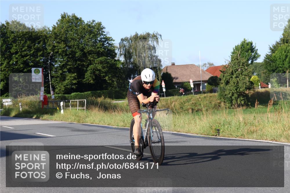 25.08.2024 - Elbe Triathlon Hamburg Fuchs,  Jonas http://msf.ph/oto/6845171 25.08.2024 09:06:01 Radfahren 50, 176 meine-sportfotos.de