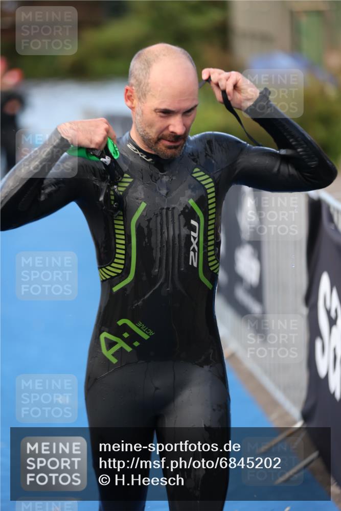 25.08.2024 - Elbe Triathlon Hamburg H.Heesch http://msf.ph/oto/6845202 25.08.2024 08:47:26 Schwimmen 119, 122, 125, 130, 137, 165, 181, 185, 193, 194 meine-sportfotos.de