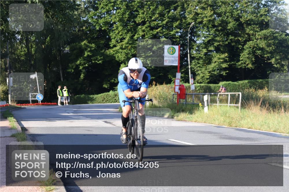 25.08.2024 - Elbe Triathlon Hamburg Fuchs,  Jonas http://msf.ph/oto/6845205 25.08.2024 09:06:03 Radfahren 50, 176 meine-sportfotos.de
