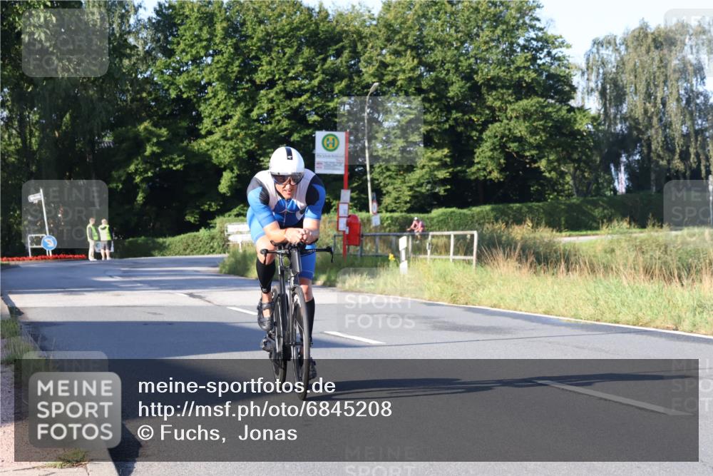 25.08.2024 - Elbe Triathlon Hamburg Fuchs,  Jonas http://msf.ph/oto/6845208 25.08.2024 09:06:03 Radfahren 50, 176 meine-sportfotos.de