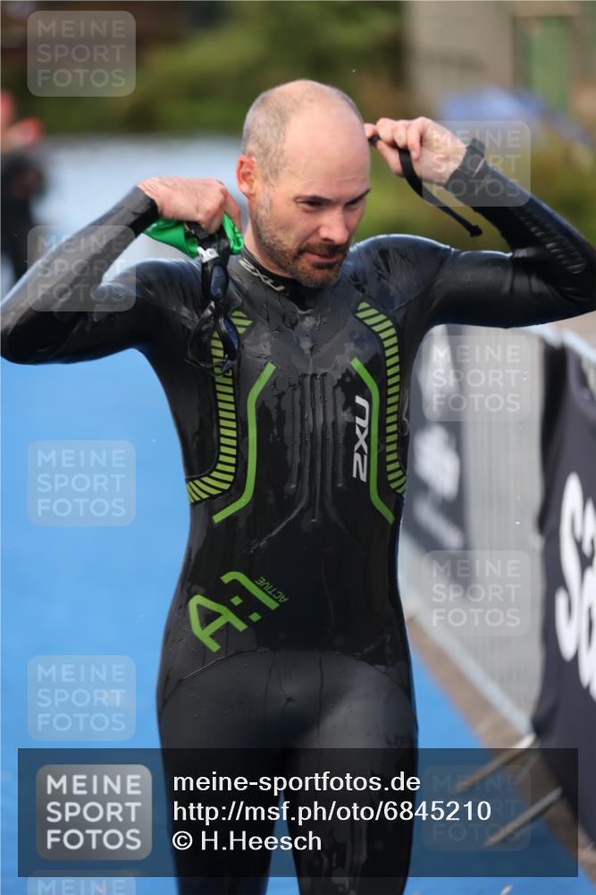 25.08.2024 - Elbe Triathlon Hamburg H.Heesch http://msf.ph/oto/6845210 25.08.2024 08:47:26 Schwimmen 119, 122, 125, 130, 137, 165, 181, 185, 193, 194 meine-sportfotos.de