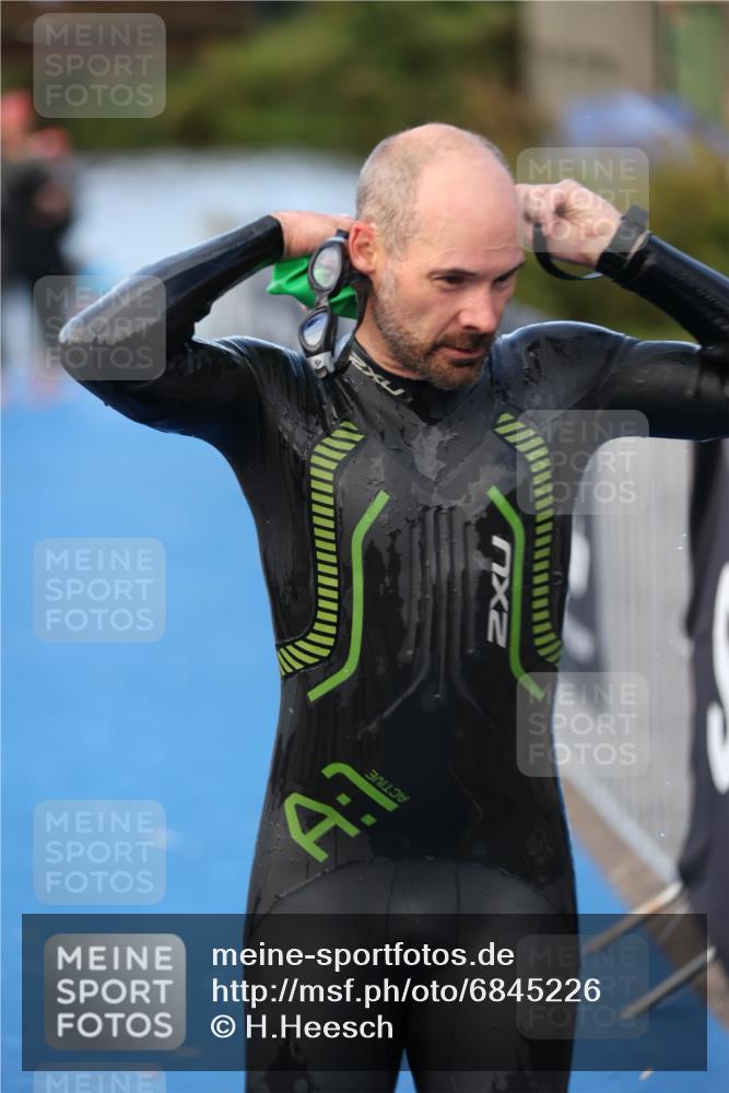 25.08.2024 - Elbe Triathlon Hamburg H.Heesch http://msf.ph/oto/6845226 25.08.2024 08:47:27 Schwimmen 119, 122, 125, 130, 137, 144, 165, 181, 185, 193, 194 meine-sportfotos.de