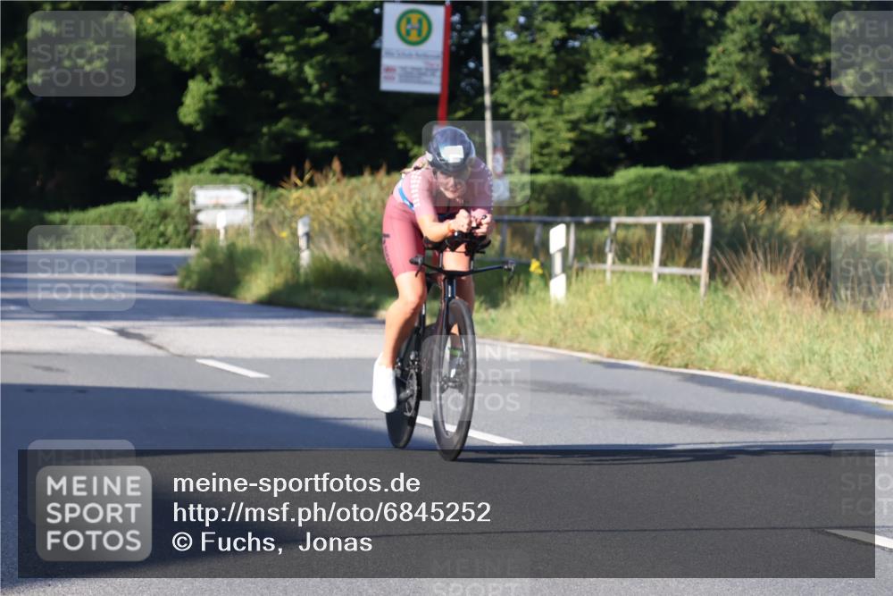 25.08.2024 - Elbe Triathlon Hamburg Fuchs,  Jonas http://msf.ph/oto/6845252 25.08.2024 09:06:11 Radfahren 139 meine-sportfotos.de
