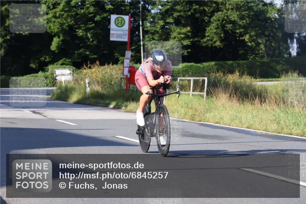 25.08.2024 - Elbe Triathlon Hamburg Fuchs,  Jonas http://msf.ph/oto/6845257 25.08.2024 09:06:11 Radfahren 139 meine-sportfotos.de