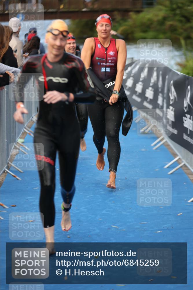 25.08.2024 - Elbe Triathlon Hamburg H.Heesch http://msf.ph/oto/6845259 25.08.2024 08:47:31 Schwimmen 119, 122, 130, 137, 144, 165, 181, 185, 193, 194 meine-sportfotos.de