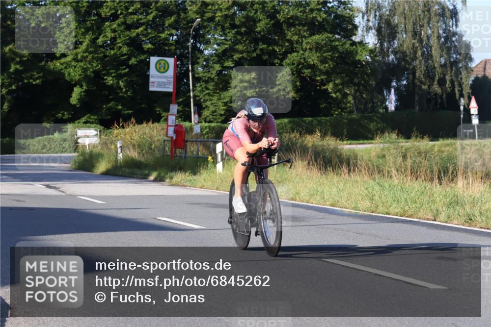 25.08.2024 - Elbe Triathlon Hamburg Fuchs,  Jonas http://msf.ph/oto/6845262 25.08.2024 09:06:11 Radfahren 139 meine-sportfotos.de