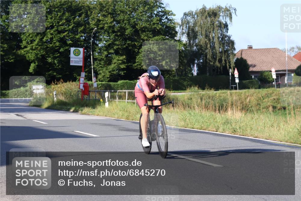 25.08.2024 - Elbe Triathlon Hamburg Fuchs,  Jonas http://msf.ph/oto/6845270 25.08.2024 09:06:11 Radfahren 139 meine-sportfotos.de
