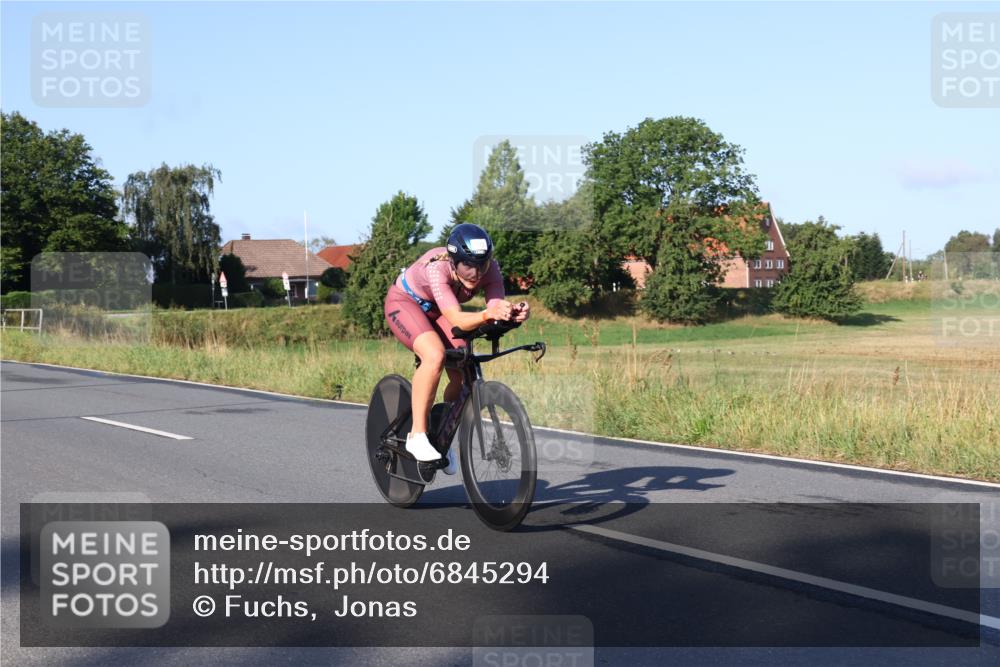 25.08.2024 - Elbe Triathlon Hamburg Fuchs,  Jonas http://msf.ph/oto/6845294 25.08.2024 09:06:12 Radfahren 139 meine-sportfotos.de