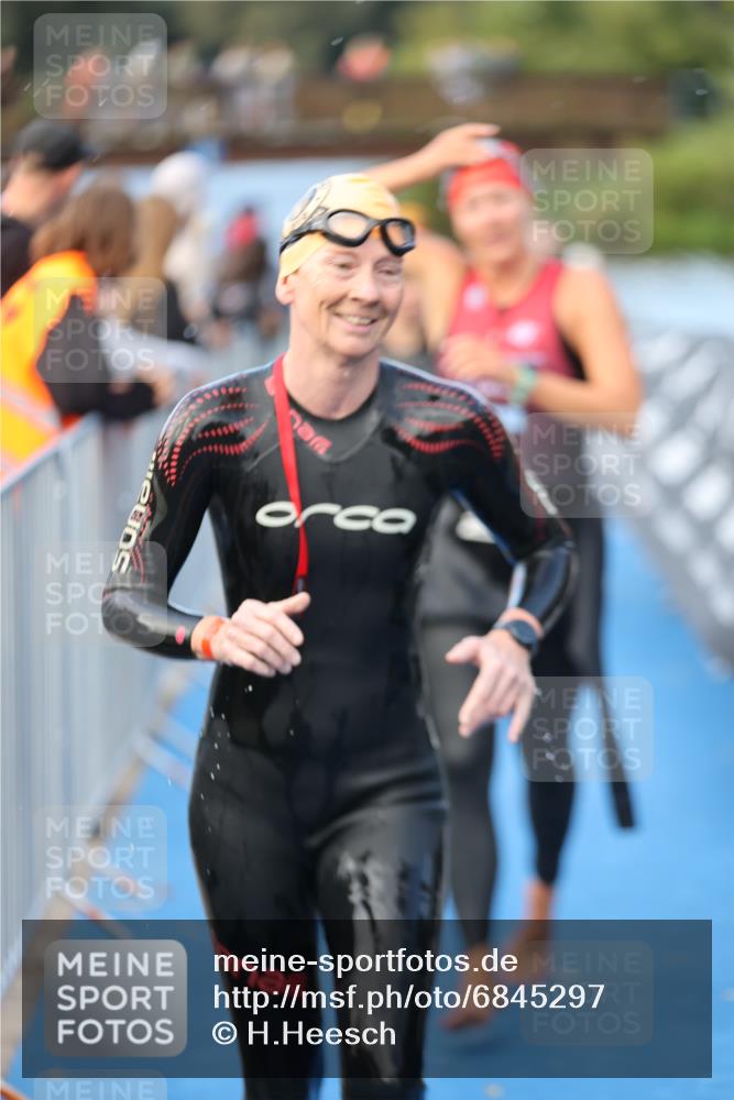 25.08.2024 - Elbe Triathlon Hamburg H.Heesch http://msf.ph/oto/6845297 25.08.2024 08:47:32 Schwimmen 119, 122, 130, 137, 144, 165, 181, 185, 193, 194 meine-sportfotos.de