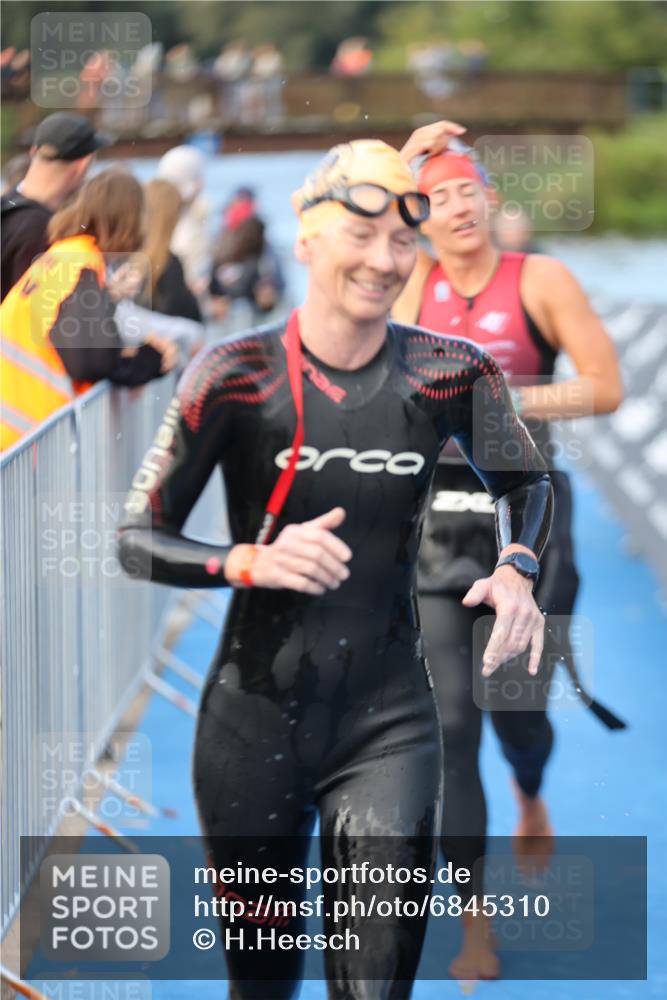 25.08.2024 - Elbe Triathlon Hamburg H.Heesch http://msf.ph/oto/6845310 25.08.2024 08:47:32 Schwimmen 119, 122, 130, 137, 144, 165, 181, 185, 193, 194 meine-sportfotos.de