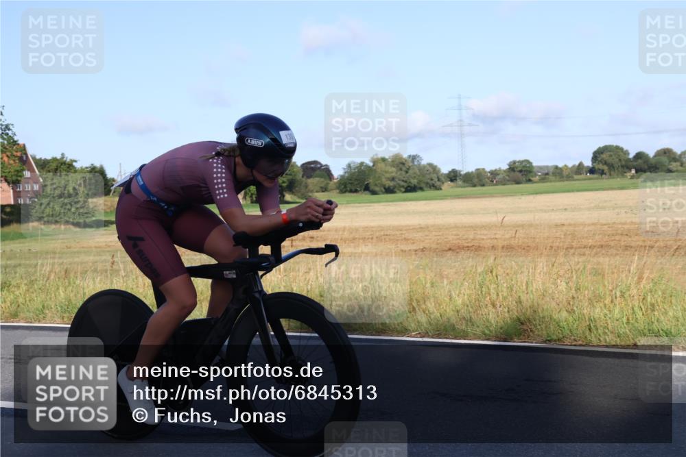 25.08.2024 - Elbe Triathlon Hamburg Fuchs,  Jonas http://msf.ph/oto/6845313 25.08.2024 09:06:12 Radfahren 139 meine-sportfotos.de