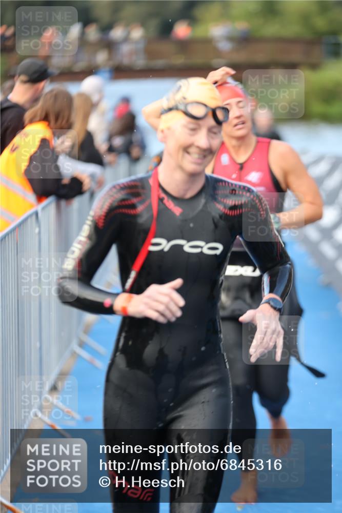 25.08.2024 - Elbe Triathlon Hamburg H.Heesch http://msf.ph/oto/6845316 25.08.2024 08:47:32 Schwimmen 119, 122, 130, 137, 144, 165, 181, 185, 193, 194 meine-sportfotos.de