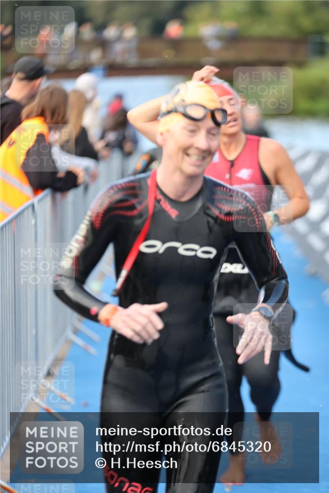 25.08.2024 - Elbe Triathlon Hamburg H.Heesch http://msf.ph/oto/6845320 25.08.2024 08:47:32 Schwimmen 119, 122, 130, 137, 144, 165, 181, 185, 193, 194 meine-sportfotos.de