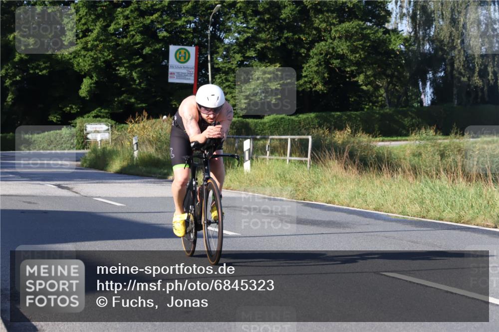 25.08.2024 - Elbe Triathlon Hamburg Fuchs,  Jonas http://msf.ph/oto/6845323 25.08.2024 09:06:29 Radfahren 38, 40 meine-sportfotos.de