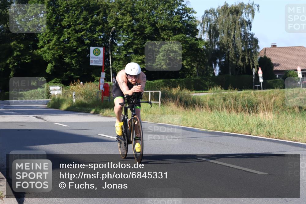 25.08.2024 - Elbe Triathlon Hamburg Fuchs,  Jonas http://msf.ph/oto/6845331 25.08.2024 09:06:29 Radfahren 38, 40 meine-sportfotos.de