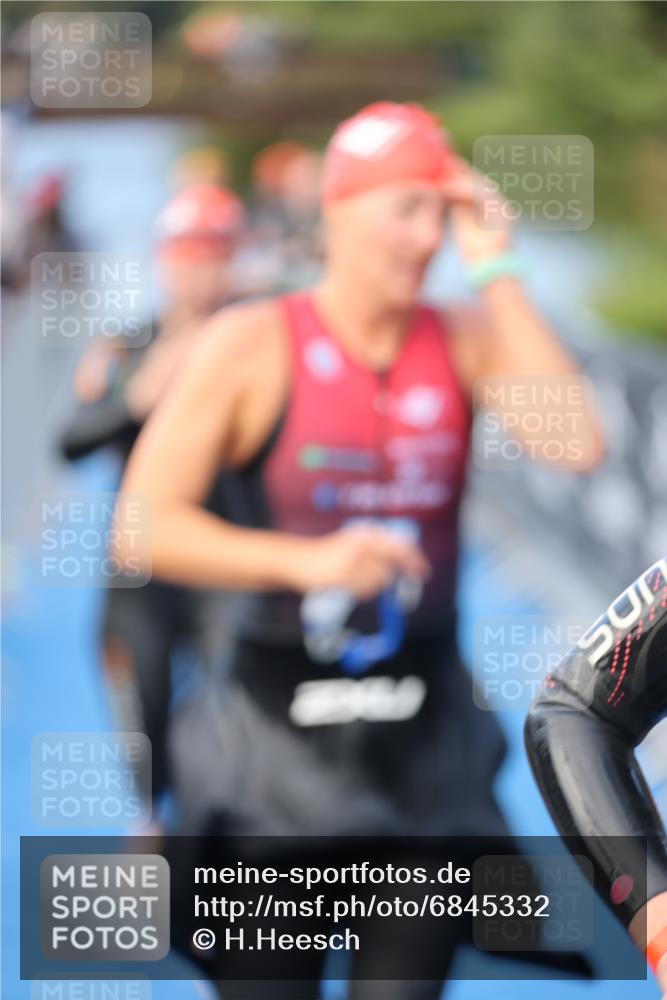 25.08.2024 - Elbe Triathlon Hamburg H.Heesch http://msf.ph/oto/6845332 25.08.2024 08:47:33 Schwimmen 119, 122, 130, 136, 137, 144, 165, 181, 185, 193, 194 meine-sportfotos.de