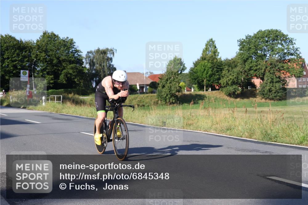 25.08.2024 - Elbe Triathlon Hamburg Fuchs,  Jonas http://msf.ph/oto/6845348 25.08.2024 09:06:30 Radfahren 38, 40 meine-sportfotos.de