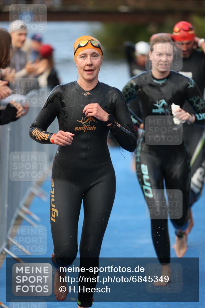 25.08.2024 - Elbe Triathlon Hamburg H.Heesch http://msf.ph/oto/6845349 25.08.2024 08:47:37 Schwimmen 119, 122, 130, 136, 137, 144, 165, 181, 185, 193, 194 meine-sportfotos.de
