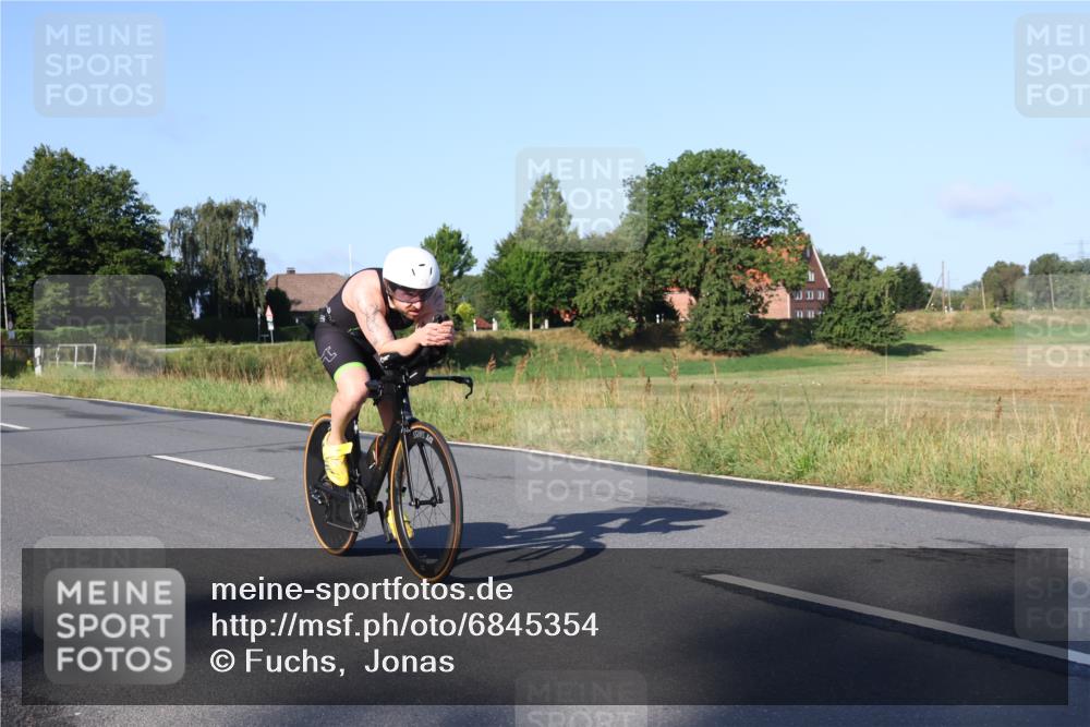 25.08.2024 - Elbe Triathlon Hamburg Fuchs,  Jonas http://msf.ph/oto/6845354 25.08.2024 09:06:30 Radfahren 38, 40 meine-sportfotos.de
