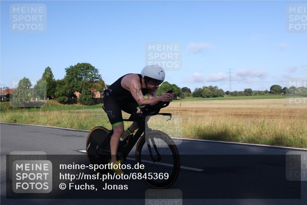 25.08.2024 - Elbe Triathlon Hamburg Fuchs,  Jonas http://msf.ph/oto/6845369 25.08.2024 09:06:30 Radfahren 38, 40 meine-sportfotos.de