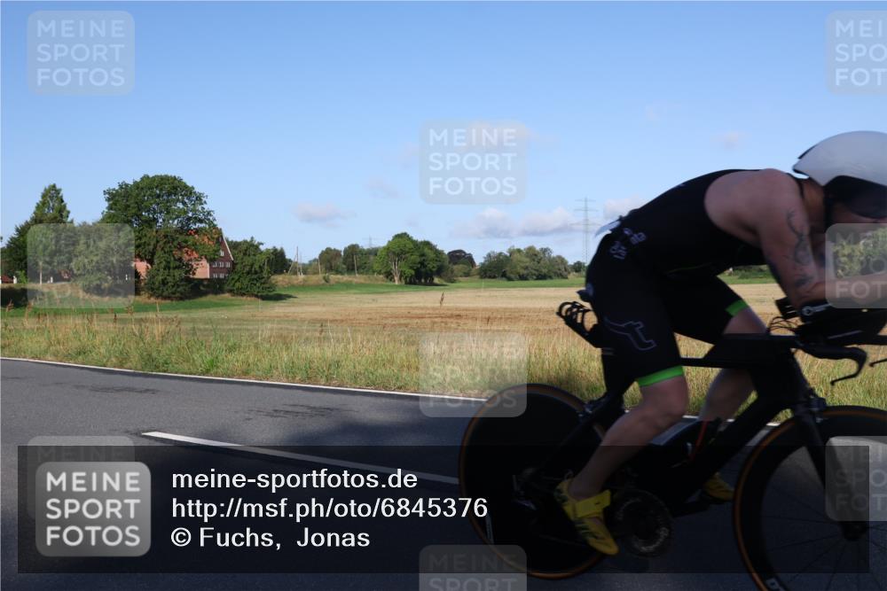 25.08.2024 - Elbe Triathlon Hamburg Fuchs,  Jonas http://msf.ph/oto/6845376 25.08.2024 09:06:30 Radfahren 38, 40 meine-sportfotos.de