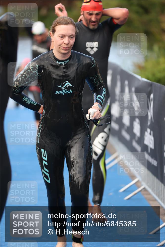 25.08.2024 - Elbe Triathlon Hamburg H.Heesch http://msf.ph/oto/6845385 25.08.2024 08:47:38 Schwimmen 119, 122, 130, 136, 137, 144, 165, 181, 185, 194 meine-sportfotos.de