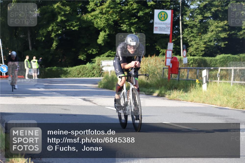 25.08.2024 - Elbe Triathlon Hamburg Fuchs,  Jonas http://msf.ph/oto/6845388 25.08.2024 09:06:34 Radfahren 38, 40, 62 meine-sportfotos.de