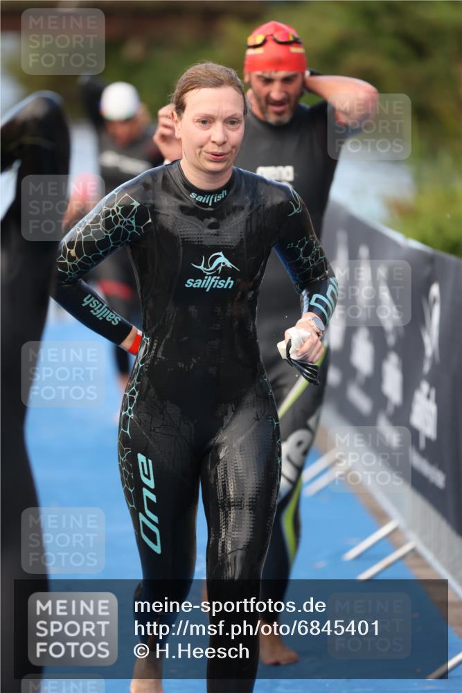 25.08.2024 - Elbe Triathlon Hamburg H.Heesch http://msf.ph/oto/6845401 25.08.2024 08:47:38 Schwimmen 119, 122, 130, 136, 137, 144, 165, 181, 185, 194 meine-sportfotos.de