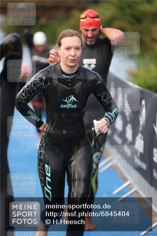 25.08.2024 - Elbe Triathlon Hamburg H.Heesch http://msf.ph/oto/6845404 25.08.2024 08:47:38 Schwimmen 119, 122, 130, 136, 137, 144, 165, 181, 185, 194 meine-sportfotos.de