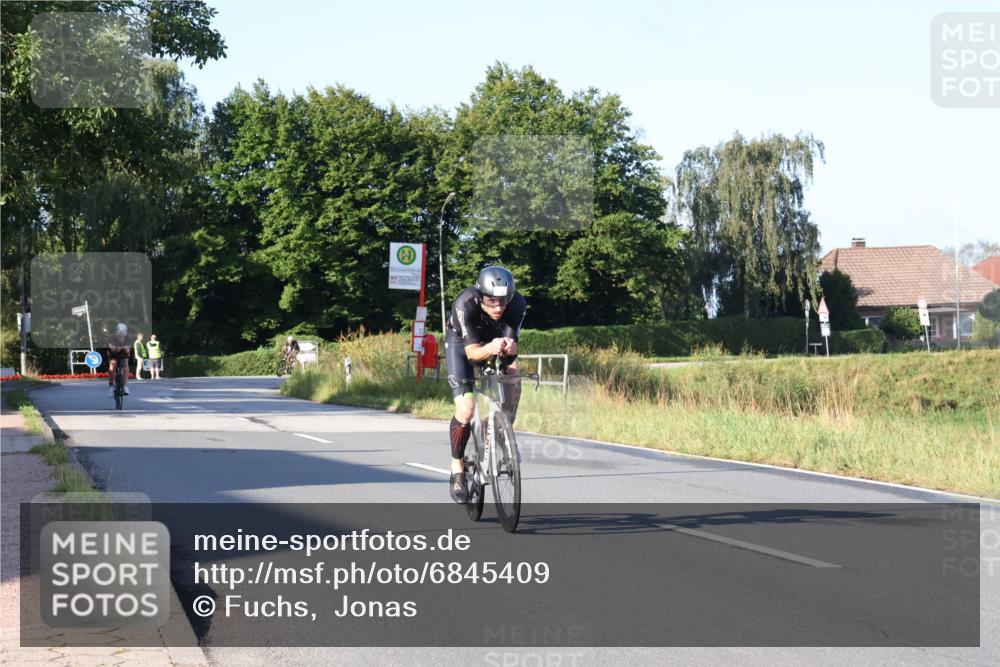 25.08.2024 - Elbe Triathlon Hamburg Fuchs,  Jonas http://msf.ph/oto/6845409 25.08.2024 09:06:35 Radfahren 38, 40, 62 meine-sportfotos.de