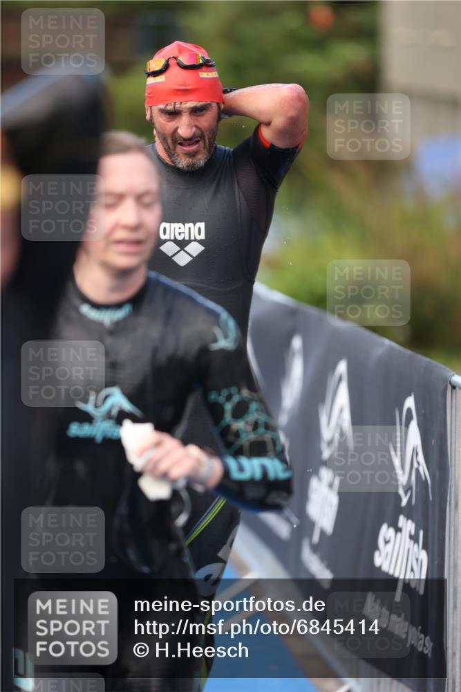 25.08.2024 - Elbe Triathlon Hamburg H.Heesch http://msf.ph/oto/6845414 25.08.2024 08:47:39 Schwimmen 119, 122, 130, 136, 137, 144, 165, 181, 185, 194 meine-sportfotos.de